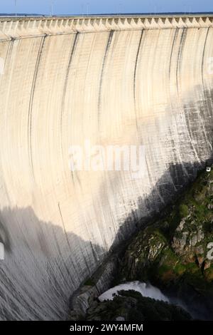 Staudamm Almendra (Salto de Villarino). Provinz Salamanca, Castilla y Leon, Spanien. Stockfoto