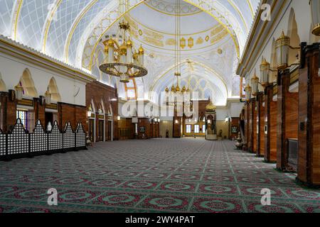 Eine wunderschöne Landschaft der Omar Ali Saifuddien Moschee in Bandar Seri Begawan, Brunei. Stockfoto