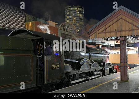 GWR Steal Lok 7029 Clun Castle betreibt die Vintage Trains Polar Express, Moor Street Railway Station, Birmingham, Dezember 2023 Stockfoto