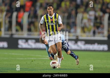 Istanbul, Türkei. April 2024. Istanbul, Türkei, 3. April 2024: Jayden Oosterwolde (24 Fenerbahce) während des türkischen Super League-Fußballspiels zwischen Fenerbahce und Adana Demirspor im Ulker Stadium, Türkei. Emre OKTAY (Emre OKTAY/SPP) Credit: SPP Sport Press Photo. /Alamy Live News Stockfoto