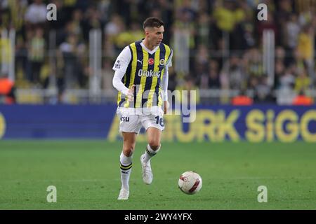 Istanbul, Türkei. April 2024. Istanbul, Türkei, 3. April 2024: Mert Muldur (16 Fenerbahce) während des türkischen Fußballspiels der Super League zwischen Fenerbahce und Adana Demirspor im Ulker Stadium, Türkei. Emre OKTAY (Emre OKTAY/SPP) Credit: SPP Sport Press Photo. /Alamy Live News Stockfoto