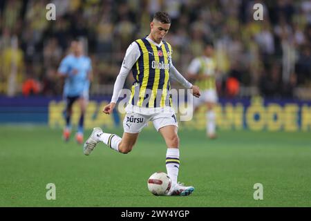 Istanbul, Türkei. April 2024. Istanbul, Türkei, 3. April 2024: Mert Muldur (16 Fenerbahce) während des türkischen Fußballspiels der Super League zwischen Fenerbahce und Adana Demirspor im Ulker Stadium, Türkei. Emre OKTAY (Emre OKTAY/SPP) Credit: SPP Sport Press Photo. /Alamy Live News Stockfoto