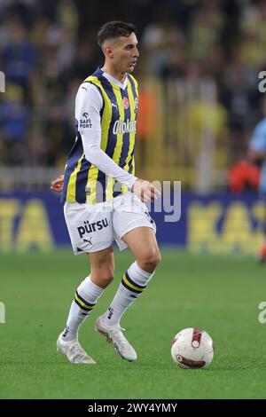 Istanbul, Türkei. April 2024. Istanbul, Türkei, 3. April 2024: Mert Muldur (16 Fenerbahce) während des türkischen Fußballspiels der Super League zwischen Fenerbahce und Adana Demirspor im Ulker Stadium, Türkei. Emre OKTAY (Emre OKTAY/SPP) Credit: SPP Sport Press Photo. /Alamy Live News Stockfoto
