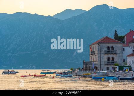 Perast Museum während eines Sommertages in montenegro Stockfoto