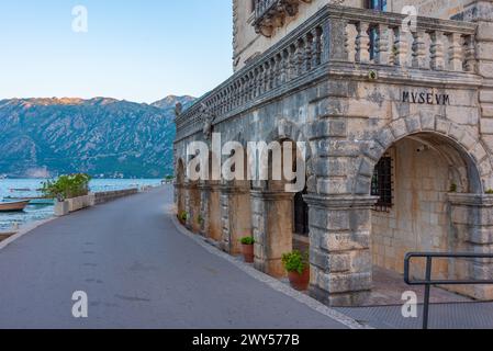 Perast Museum während eines Sommertages in montenegro Stockfoto