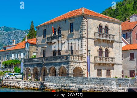 Perast Museum während eines Sommertages in montenegro Stockfoto