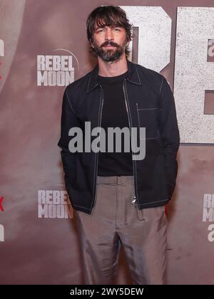 New York City, Usa. April 2024. QUEENS, NEW YORK CITY, NEW YORK, USA - 3. APRIL: Michiel Huisman kommt am 3. APRIL 2024 im Knockdown Center in Queens, New York City, New York City, USA an. (Foto von Christian Lora/Image Press Agency) Credit: Image Press Agency/Alamy Live News Stockfoto