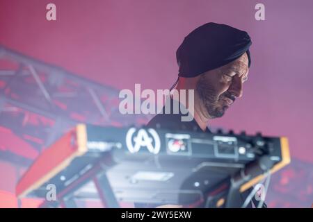 Mantua, Italien. April 2024. Vicio, Pseudonym von Luca Vicini, spielt den Bass während der Subsonica 2024 Tour im PalaUnical am 3. April 2024 in Mantua, Italien. Quelle: Unabhängige Fotoagentur/Alamy Live News Stockfoto