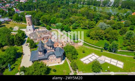 Panoramablick auf den fürstlichen Hof in der rumänischen Stadt Targoviste Stockfoto