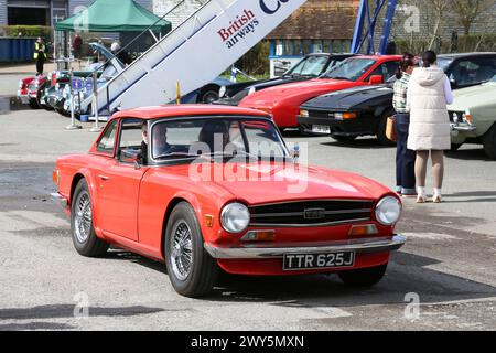 Triumph TR6 (1974), Osterversammlungen (Fahrzeuge vor 1994), 30. März 2024, Brooklands Museum, Weybridge, Surrey, England, Großbritannien, Europa Stockfoto