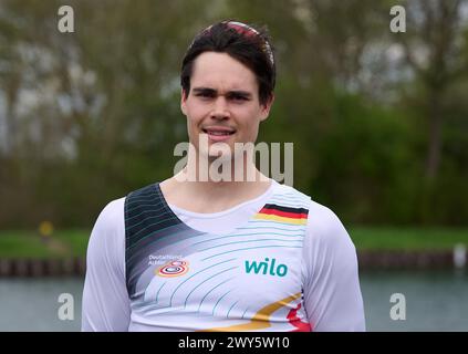 Dortmund, Deutschland. April 2024. Rudern: Präsentation der Deutschen Acht: Benedikt Eggeling. Quelle: Bernd Thissen/dpa/Alamy Live News Stockfoto