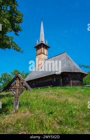 Holzkirche im Dorfmuseum Baia Mare in Rumänien Stockfoto