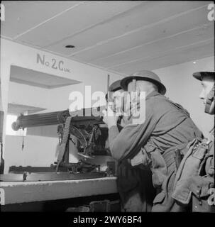 DIE BRITISCHE ARMEE AUF GIBRALTAR 1942 – in einem Vickers Maschinengewehrposten in der unterirdischen Verteidigung auf dem Felsen von Gibraltar, 9. April 1942. , Stockfoto