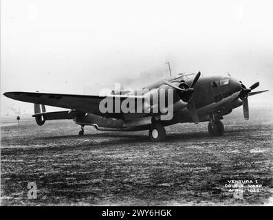 AMERIKANISCHE FLUGZEUGE IM RAF-DIENST 1939–1945: LOCKHEED V-146 VENTURA. - Ventura Mark I, AE762, am Boden des Flughafens Speke, Liverpool, nach der Lieferung Kontrollen und Umbauten in der Lockheed-Wiederaufbauanlage. Das Flughafenterminalgebäude, das teilweise durch die Zensur ausgelöscht wurde, ist hinter dem Flugzeug sichtbar. Nach Versuchen mit dem Aeroplane and Armament Experimental Establishment und der Air Fighting Development Unit diente AE762 bei den Nrn. 21 und 299 Squadrons RAF. , Royal Air Force, Aeroplane and Armament Experimental Establishment, Royal Air Force, Air Fighting Development UNO Stockfoto