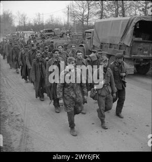 Deutsche Kriegsgefangene wurden von der britischen Armee nördlich von Anzio am 31. Januar 1944 während der Operationen im Zweiten Weltkrieg gefangen genommen. Stockfoto