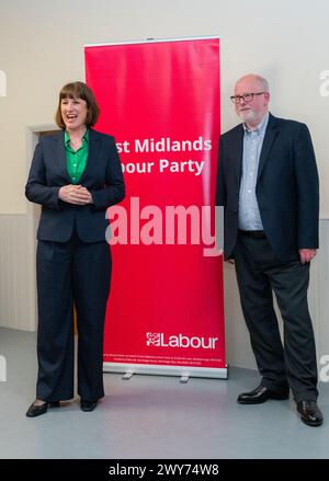 Rachel Reeves, Abgeordneter der Labour Party, Schattenkanzler und Steve Yemm, der P.P.C. für Mansfield, Nottinghamshire. Stockfoto