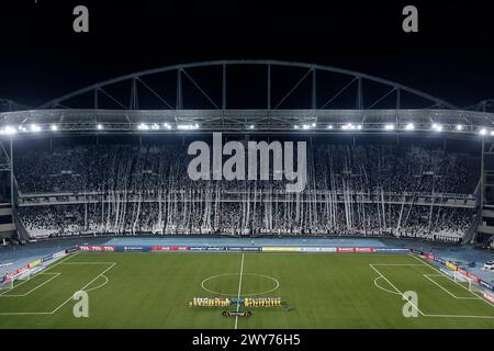 April 2024, Rio de Janeiro, Brasilien. Fans von Botafogo, während des Spiels zwischen Botafogo und Junior Barranquilla, Gruppe D Copa Libertadores 2024, im Est&#xe1;dio Nilton Santos Stockfoto