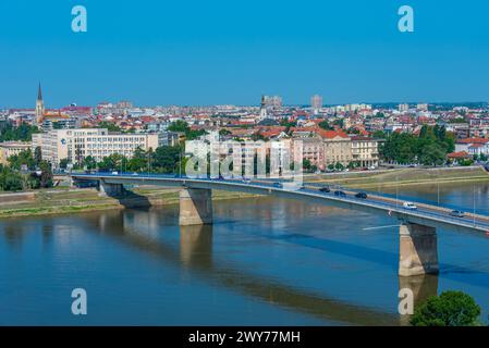 Panoramablick auf Novi Sad von der Festung Petrovaradin in Serbien Stockfoto