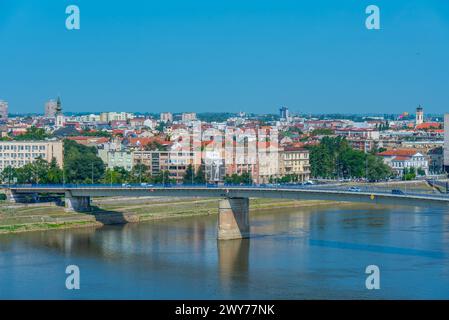 Panoramablick auf Novi Sad von der Festung Petrovaradin in Serbien Stockfoto