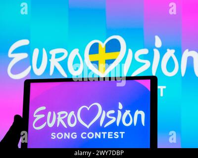 In dieser Abbildung ist das Logo des Eurovision Song Contest 2024 auf einem Tablet zu sehen. Stockfoto