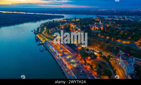 Sonnenuntergang aus der Vogelperspektive der Kalemegdan-Festung in Belgrad, Serbien Stockfoto