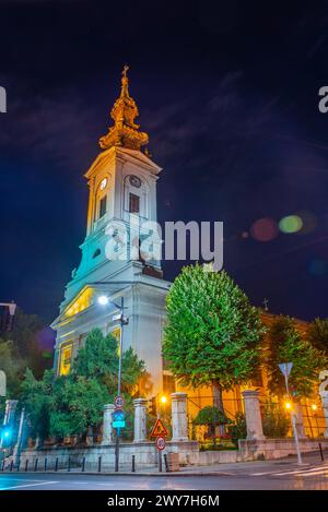 Nächtlicher Blick auf die Kathedrale St. Michael Erzengel in Belgrad, Serbien Stockfoto