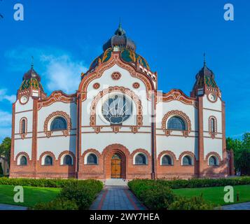 Subotica Synagoge während eines Sommertages in Serbien Stockfoto