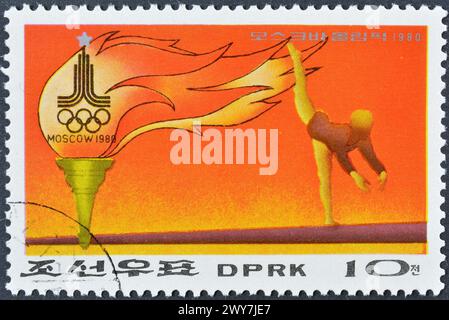 Von Nordkorea gedruckte Briefmarke, die die Olympischen Sommerspiele in Moskau fördert, um 1980. Stockfoto