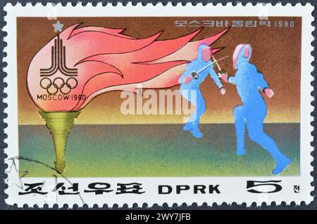 Von Nordkorea gedruckte Briefmarke, die die Olympischen Sommerspiele in Moskau fördert, um 1980. Stockfoto