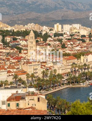Geteilte Stadtlandschaft vom Marjan Hill, dem besten Aussichtspunkt der Stadt, Kroatien Stockfoto