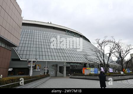 Tokio Dome (Tōkyō Dōmu) von Süden aus gesehen – Koraku, Bunkyo City, Tokio, Japan – 29. Februar 2024 Stockfoto