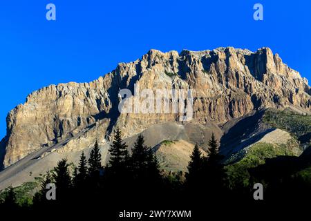 Mount frazier über dem Blattschlucht entlang der felsigen Berghütte bei bynum, montana Stockfoto