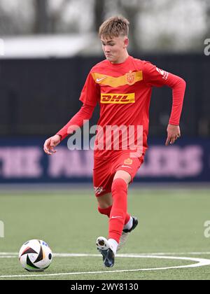 AMSTERDAM - Villads Rutkjaer FC Nordsjaelland U17 beim Ajax Future Cup 2024 Spiel zwischen CF Pachuca o17 und FC Nordsjaelland o17 im Sportkomplex de Toekomst am 1. April 2024 in Amsterdam, Niederlande. ANP | Hollandse Hoogte | GERRIT VAN COLOGNE Stockfoto