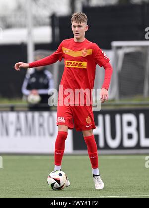 AMSTERDAM - Villads Rutkjaer FC Nordsjaelland U17 beim Ajax Future Cup 2024 Spiel zwischen CF Pachuca o17 und FC Nordsjaelland o17 im Sportkomplex de Toekomst am 1. April 2024 in Amsterdam, Niederlande. ANP | Hollandse Hoogte | GERRIT VAN COLOGNE Stockfoto