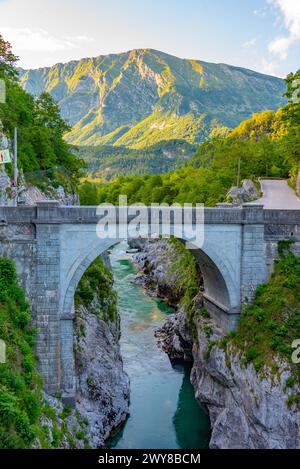 Napoleon-Brücke über den Fluss Soca bei Kobarid, Slowenien Stockfoto