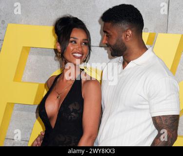 London, Großbritannien. April 2024. Sian Gabbidon und Clint Gordon nehmen an der Fallout UK Special Screening im Television Centre in White City, London, Teil. (Foto: Cat Morley/SOPA Images/SIPA USA) Credit: SIPA USA/Alamy Live News Stockfoto