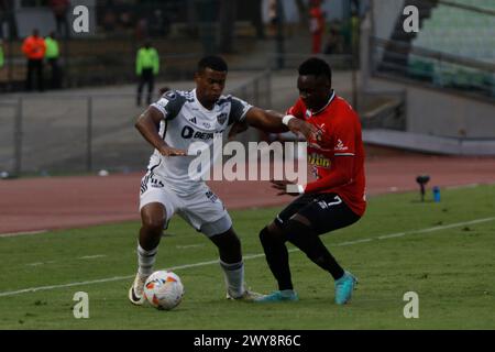 Caracas, Venezuela. April 2024. CARACAS, VENEZUELA - 4. APRIL: Spiel zwischen Atletico-MG und Caracas FC als Teil der Gruppe G der Copa CONMEBOL Libertadores im Estadio Olímpico de la UCV am 4. April 2024 in Caracas, Venezuela. (Foto von Pedro Rances Mattey/PxImages) Credit: PX Images/Alamy Live News Stockfoto