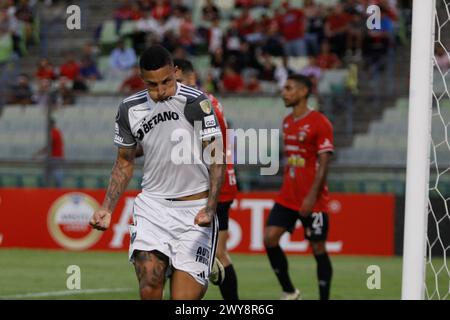 Caracas, Venezuela. April 2024. CARACAS, VENEZUELA - 4. APRIL: Spiel zwischen Atletico-MG und Caracas FC als Teil der Gruppe G der Copa CONMEBOL Libertadores im Estadio Olímpico de la UCV am 4. April 2024 in Caracas, Venezuela. (Foto von Pedro Rances Mattey/PxImages) Credit: PX Images/Alamy Live News Stockfoto