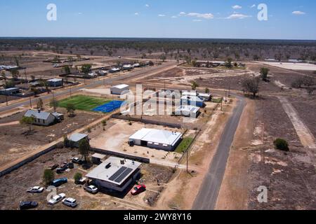 Luftlinie der kleinen abgelegenen Stadtgemeinde Goodooga an der Ostseite des Bokhara River im Norden von New South Wales Australien Stockfoto