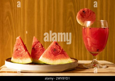 Saftig, erfrischend und feuchtigkeitsspendend: Wassermelone, die ultimative Sommerfrucht. Stockfoto