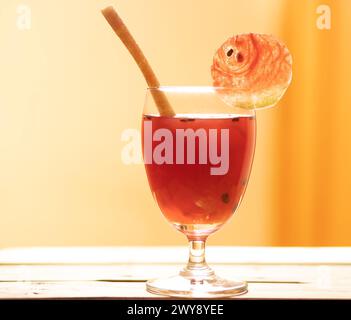 Saftig, erfrischend und feuchtigkeitsspendend: Wassermelone, die ultimative Sommerfrucht. Stockfoto