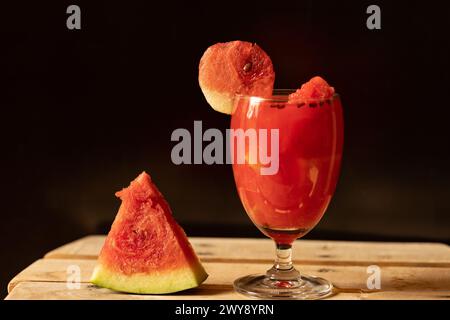 Saftig, erfrischend und feuchtigkeitsspendend: Wassermelone, die ultimative Sommerfrucht. Stockfoto