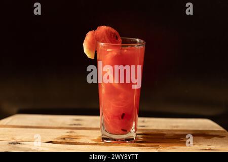 Saftig, erfrischend und feuchtigkeitsspendend: Wassermelone, die ultimative Sommerfrucht. Stockfoto