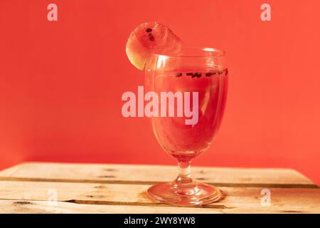 Saftig, erfrischend und feuchtigkeitsspendend: Wassermelone, die ultimative Sommerfrucht. Stockfoto