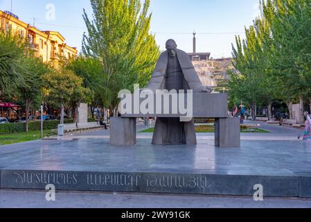 Jerewan, Armenien, 4. September 2023: Alexander Tamanjan-Statue in Jerewan, Armenien Stockfoto