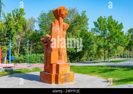 Jerewan, Armenien, 4. September 2023: Lovers Allee Monnument im Victory Park in Jerewan, Armenien Stockfoto