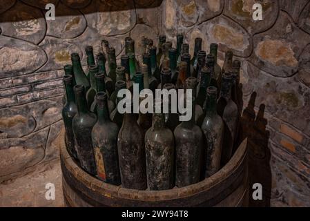 Telavi, Georgia, 28. August 2023: Weinkeller auf dem Tsinandali Estate in Georgia Stockfoto