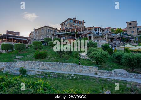 Ulcinj, Montenegro, 6. Juli 2023: Sonnenuntergang der Festung Kalaja in Ulcinj, Montenegro Stockfoto