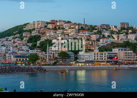 Ulcinj, Montenegro, 6. Juli 2023: Sonnenuntergang an einem Strand in Ulcinj, Montenegro Stockfoto