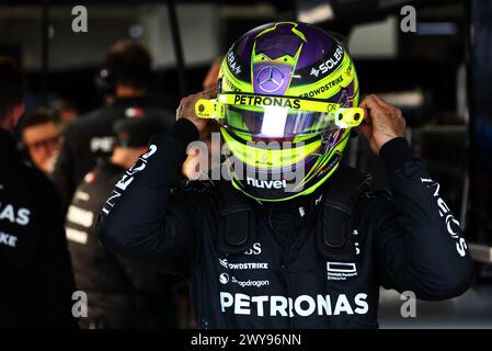 Suzuka, Japan. April 2024. Lewis Hamilton (GBR) Mercedes AMG F1. 05.04.2024. Formel-1-Weltmeisterschaft, Rd 4, Großer Preis Von Japan, Suzuka, Japan, Übungstag. Das Foto sollte lauten: XPB/Alamy Live News. Stockfoto